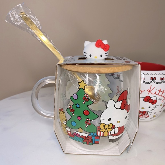 NWT Hello Kitty Glass Christmas Mug w/Gold Spoon - Picture 6 of 6